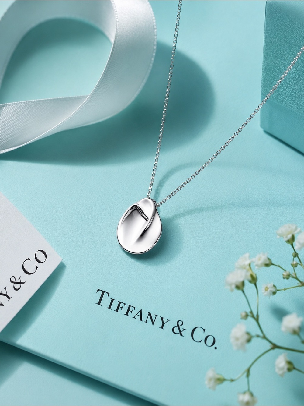 Authenticated Tiffany & Co. Elsa Peretti Madonna Silver Pendant Necklace 16”